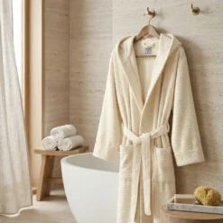 Accappatoio Con Cappuccio in Spugna Boutique Crema
