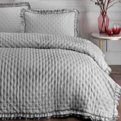 Copriletto Trapuntato Volant Quilt Lyon Perla matrimoniale