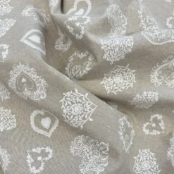 Tovagliolo su misura Cuori bianchi fondo Beige